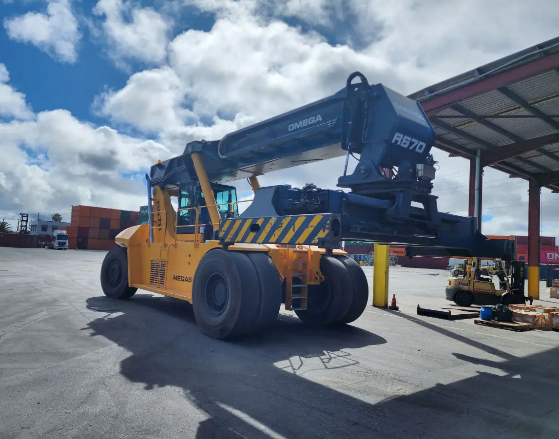 2020 Remanufactured Omega RS70 33R Reach Stacker