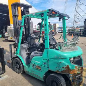 Mitsubishi 2.5T LPG Counterbalance Forklift with a 3-Stage Mast to 6m